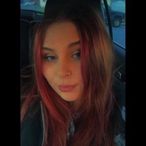 Meet your Posher, Lena